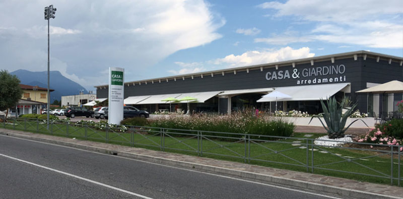 Mobili da giardino e arredo per la casa sul lago di garda Giardino in casa